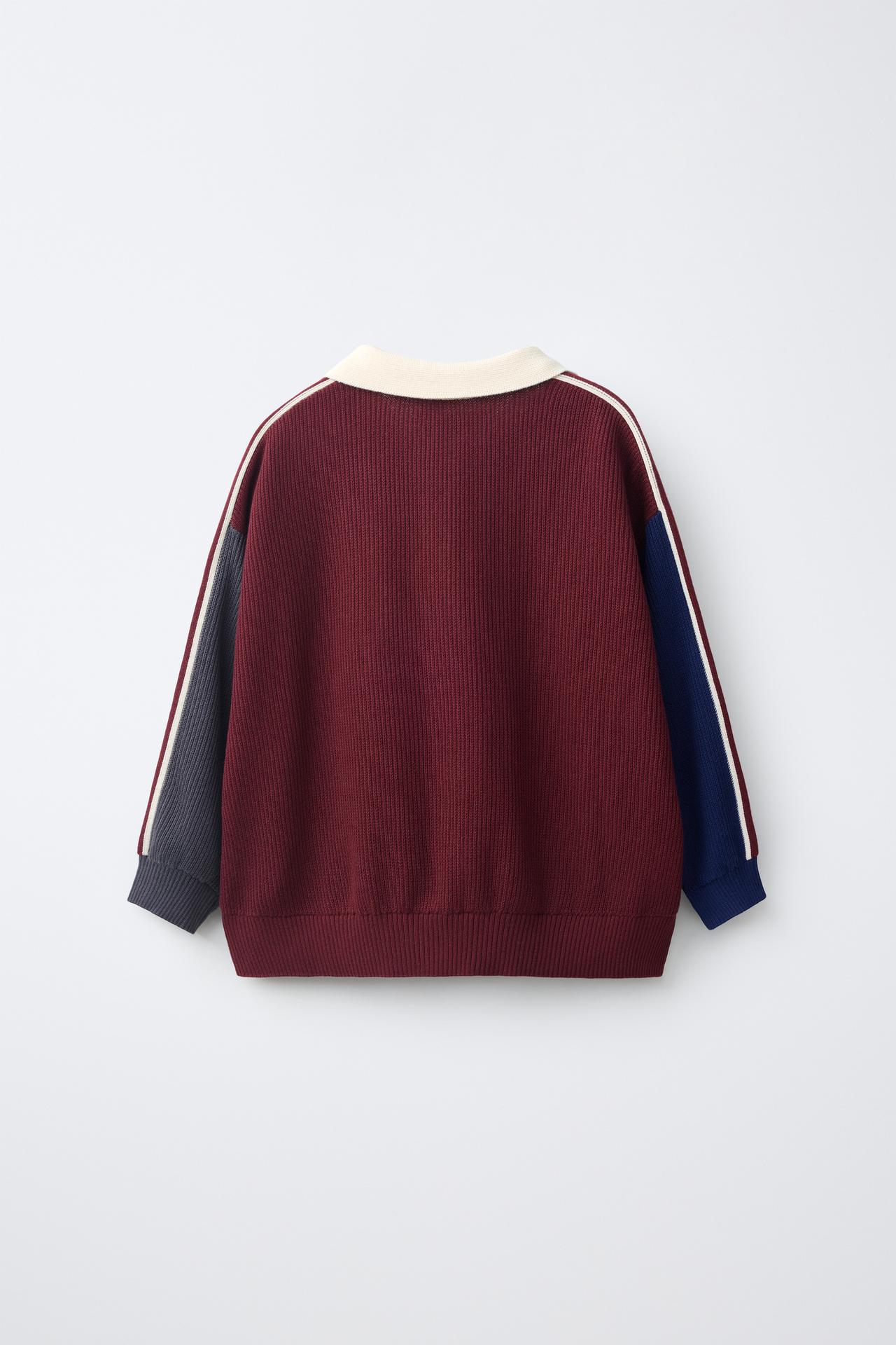 COLOUR BLOCK KNIT POLO SHIRT WITH NUMBER PATCH — Burgundy