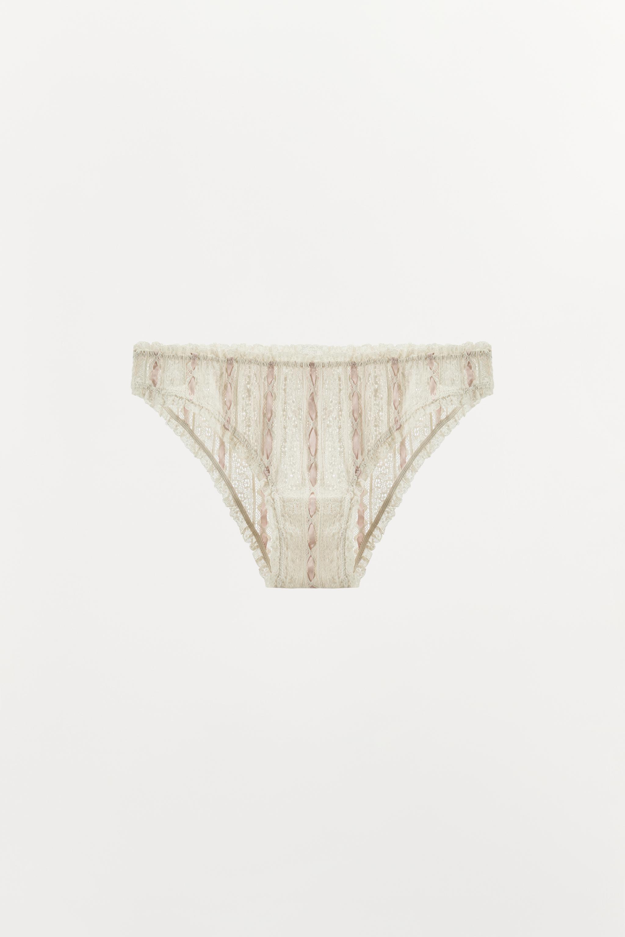 SHORT AVEC NŒUD COMBINÉ