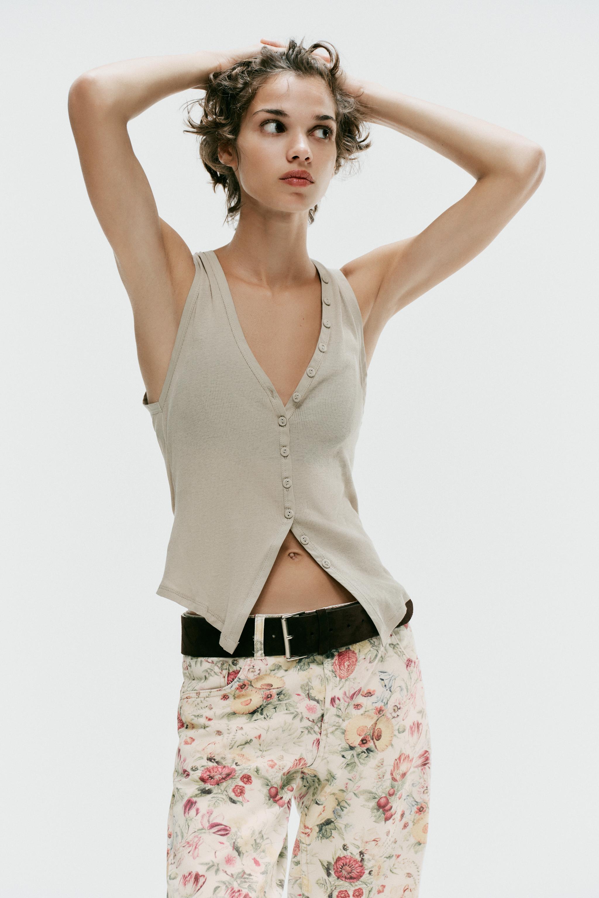 BUTTON-UP TOP