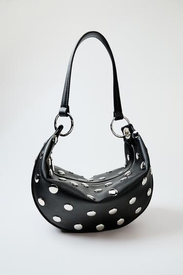BOLSO MULTIPOSICIÓN TACHAS - Negro de Zara