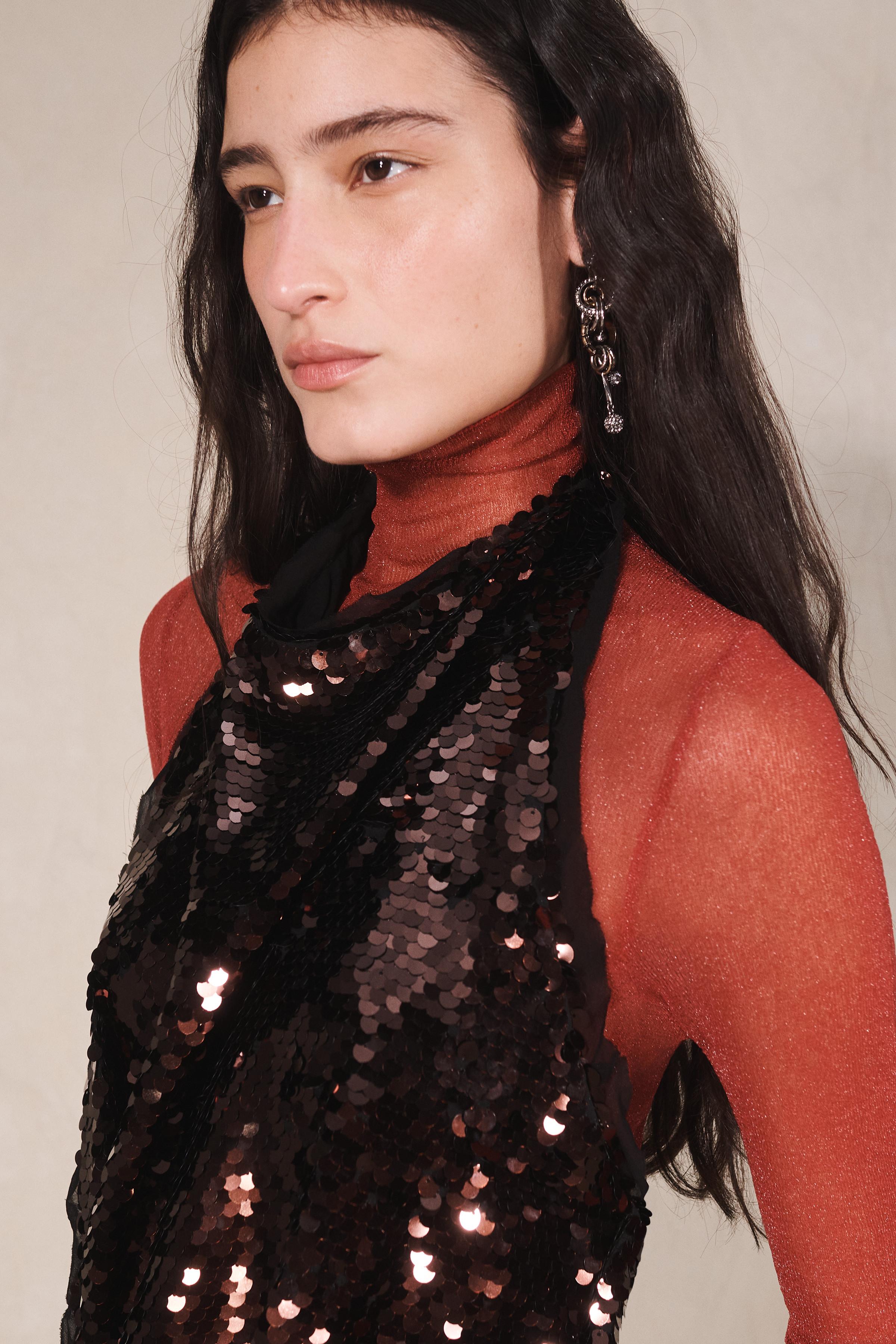 LIMITED EDITION METALLIC THREAD TOP