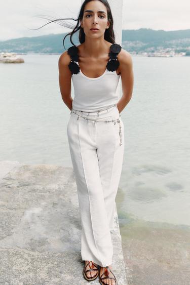 TOP AVEC APPLIQUES FLEURS - Blanc / Noir de Zara