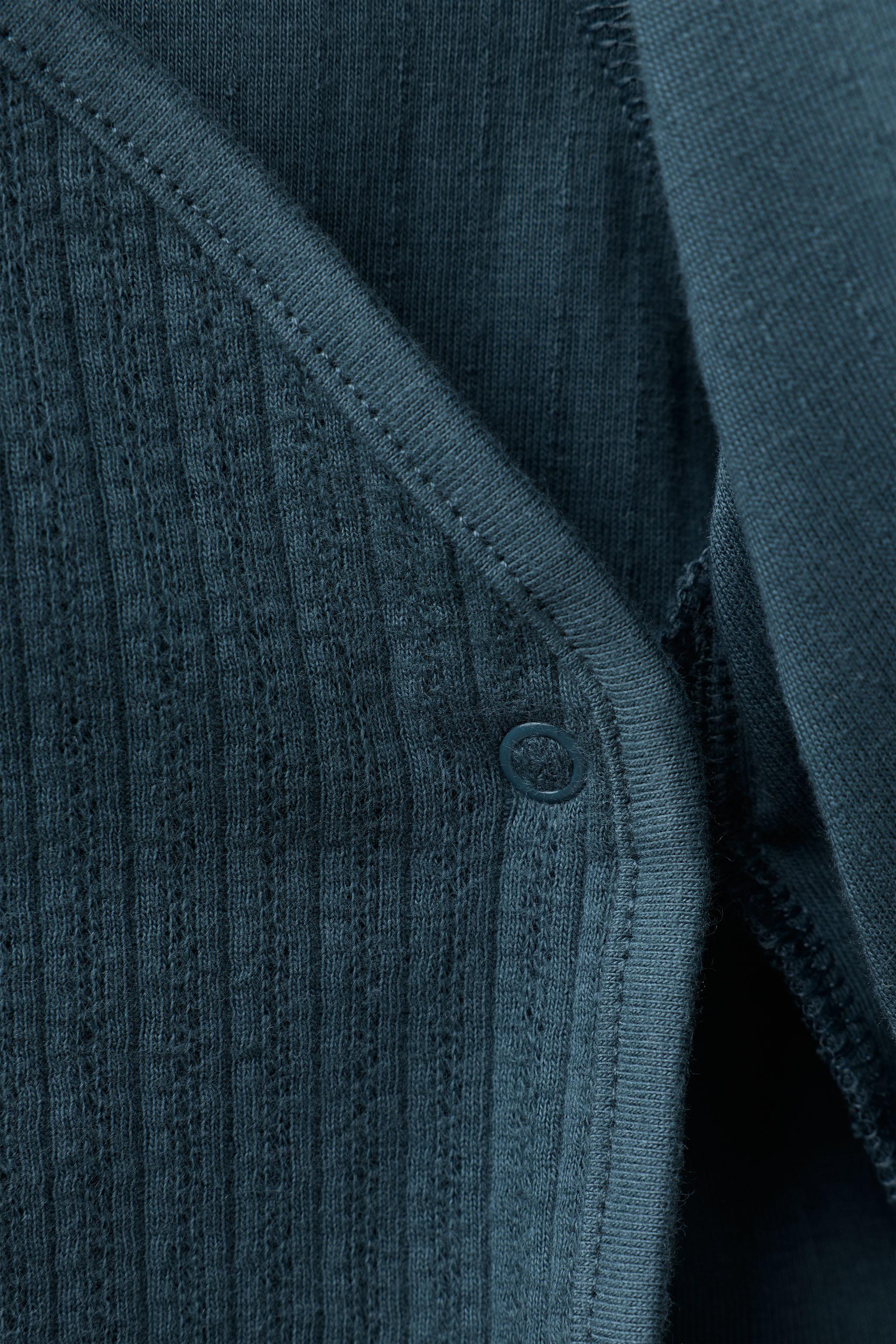 TEXTURED TOP AND LEGGINGS SET