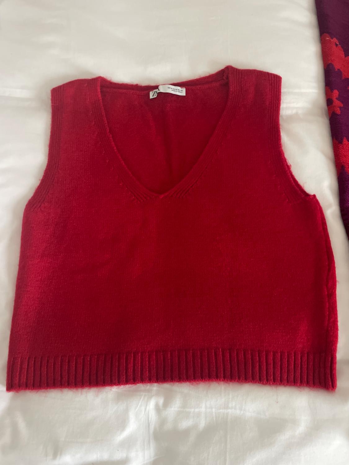 CROPPED KNIT VEST