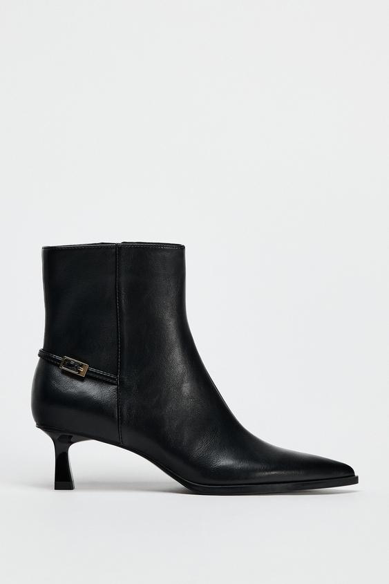 ZARA】ミニマル カントリースタイル ブーツ 頂こ (37/24.0)