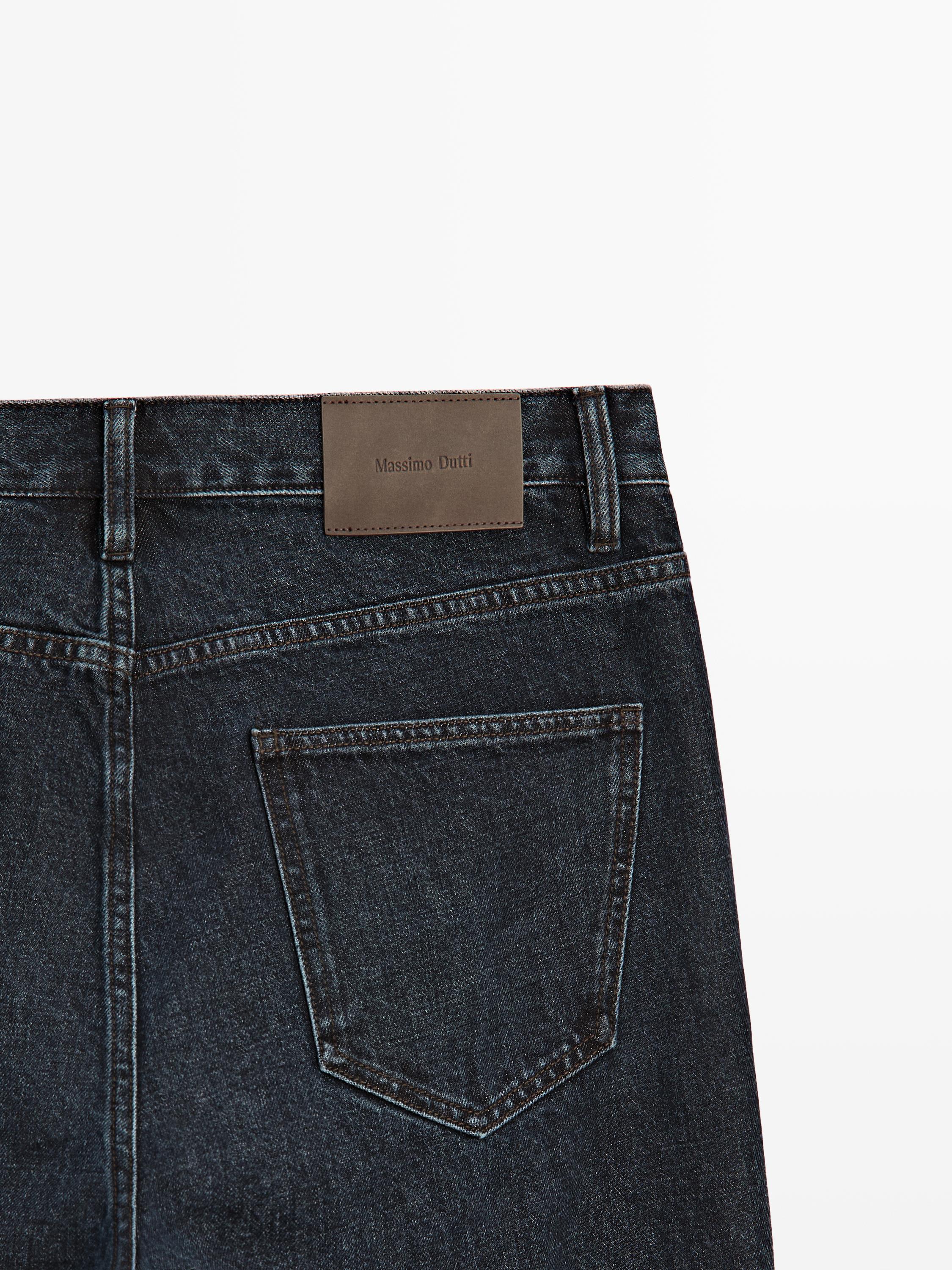 Straight-leg jeans