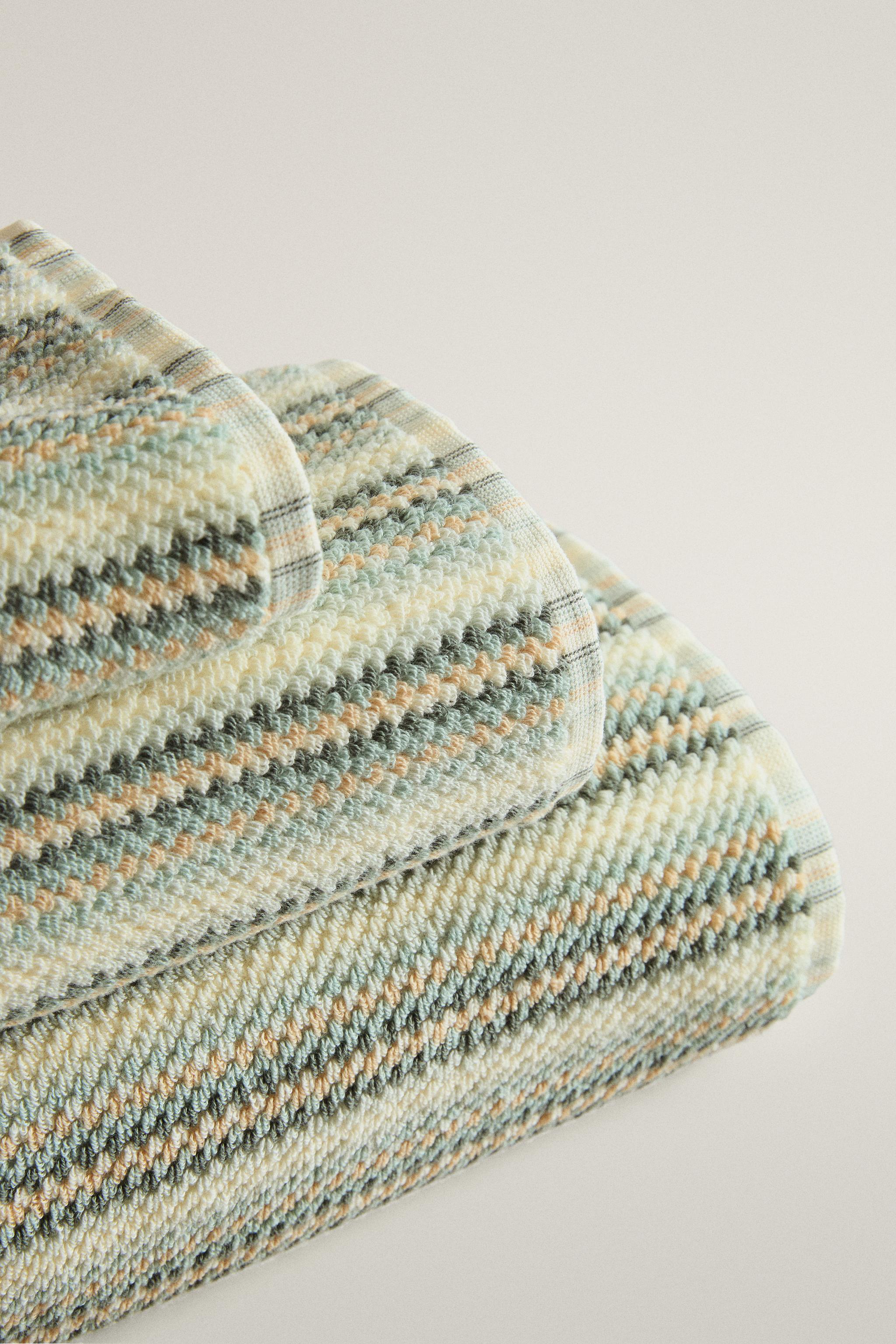 COTTON STRIPED BATH TOWEL