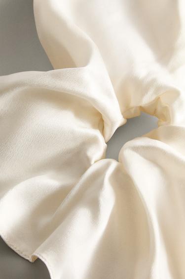 SQUARE MULBERRY SILK SCRUNCHIE - Ivory by Zara - Image 3