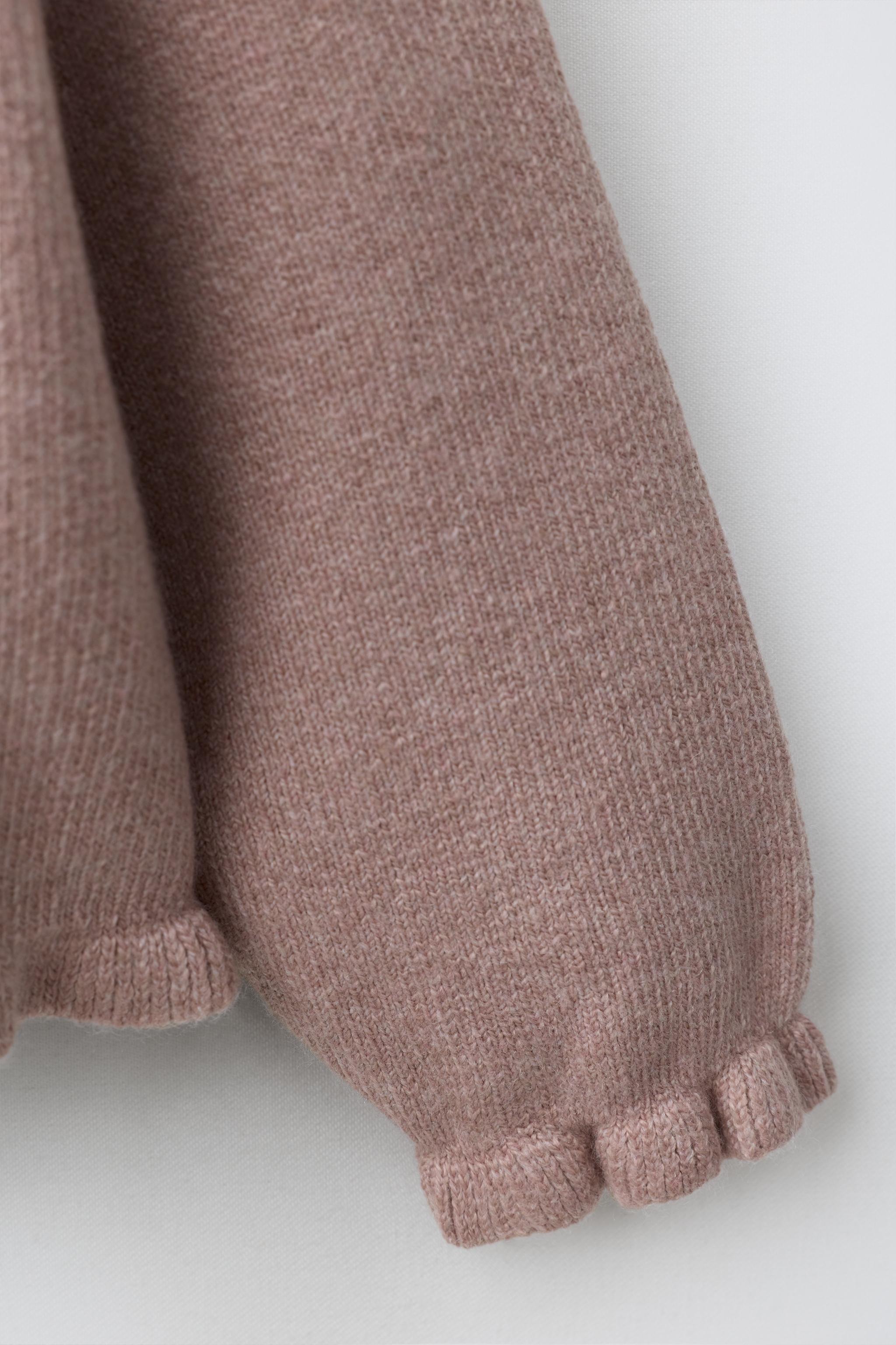 RUFFLED KNIT CARDIGAN