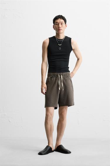 ウォッシュ加工リラックスフィットバミューダパンツブラウンZaraのウォッシュ加工リラックスフィットバミューダパンツ - ブラウン 