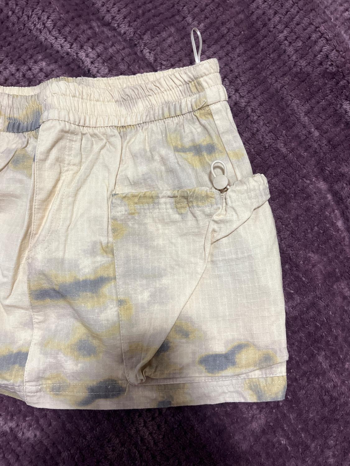 PRINTED CARGO MINI SKIRT - Image 2