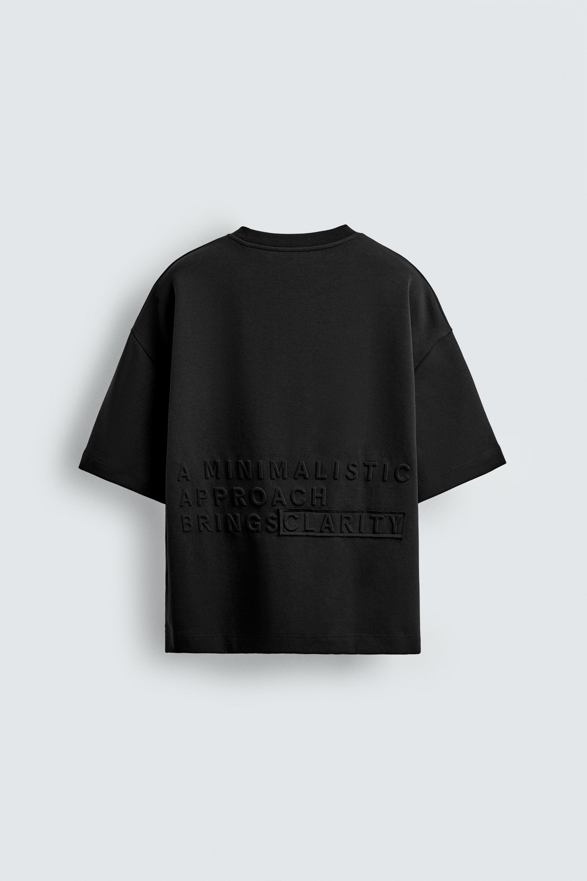 ［ZARA］エンボス加工テキストTシャツ エンボス加工テキストTシャツ - ブラック | ZARA Japan / 日本