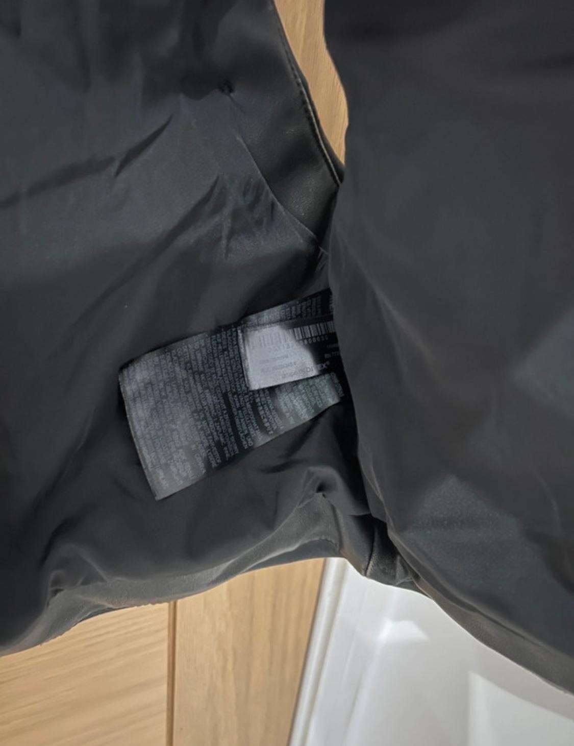 LEATHER EFFECT SHORT PUFFER GILET - Image 7