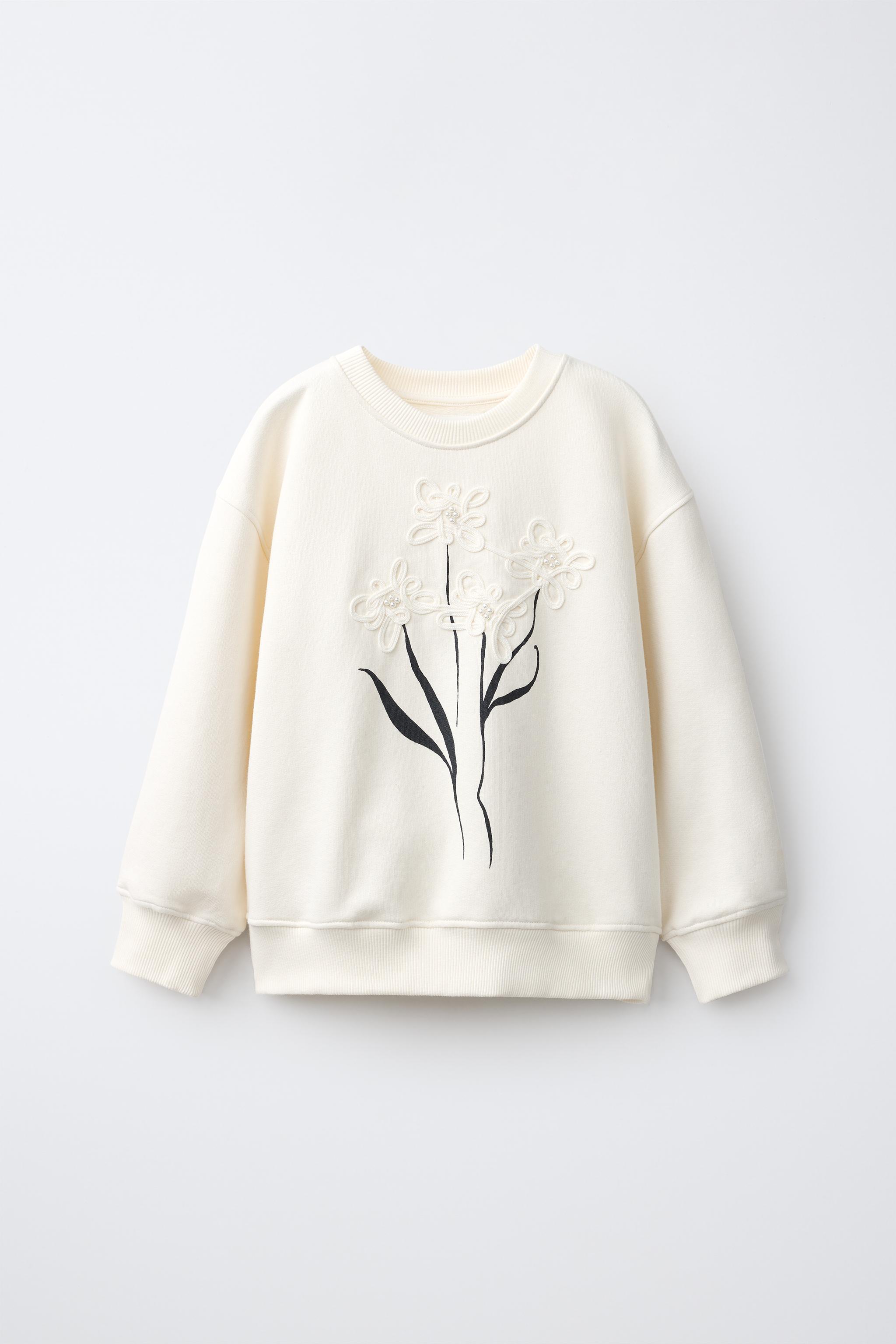 FLORAL APPLIQUÉ SWEATSHIRT