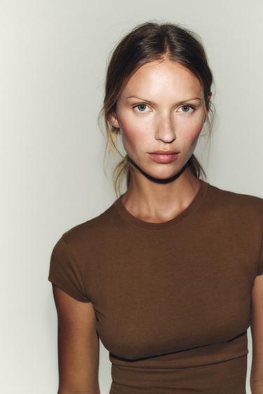 SLIM FIT SHORT SLEEVE T-SHIRT - Brown by Zara