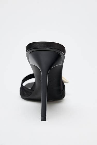 SANDALES À TALONS ET FLEUR EFFET SATINÉ - Multicolore de Zara - Image 3