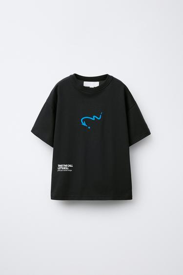 CAMISETA TEXTO GRAFFITI - Negro de Zara