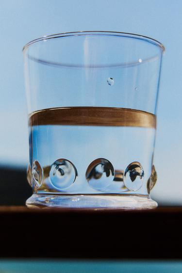 BOROSILICAAT GLAS MET RELIËFSTIPPEN - Transparant van Zara