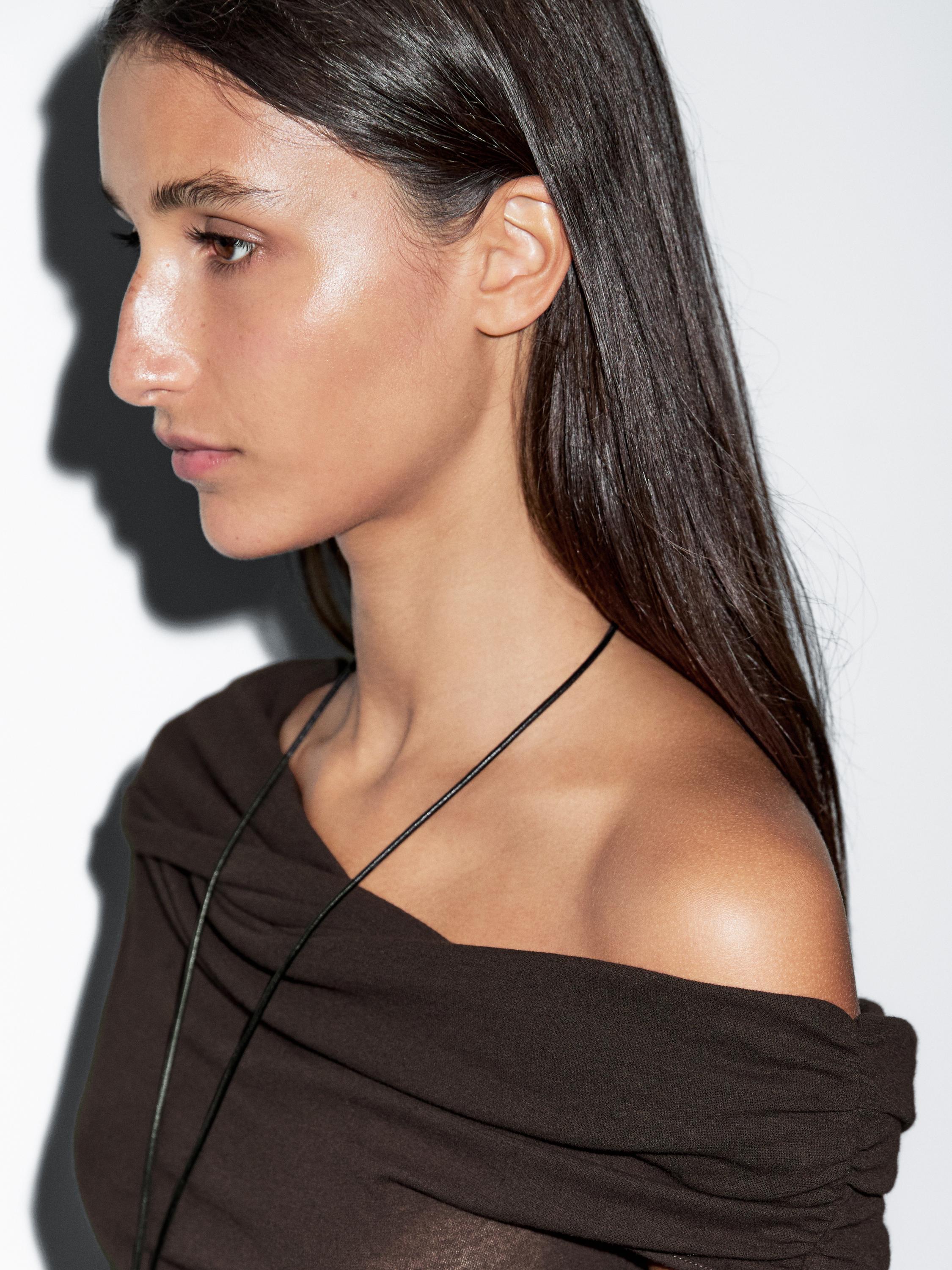 Top à col asymétrique 100 % coton