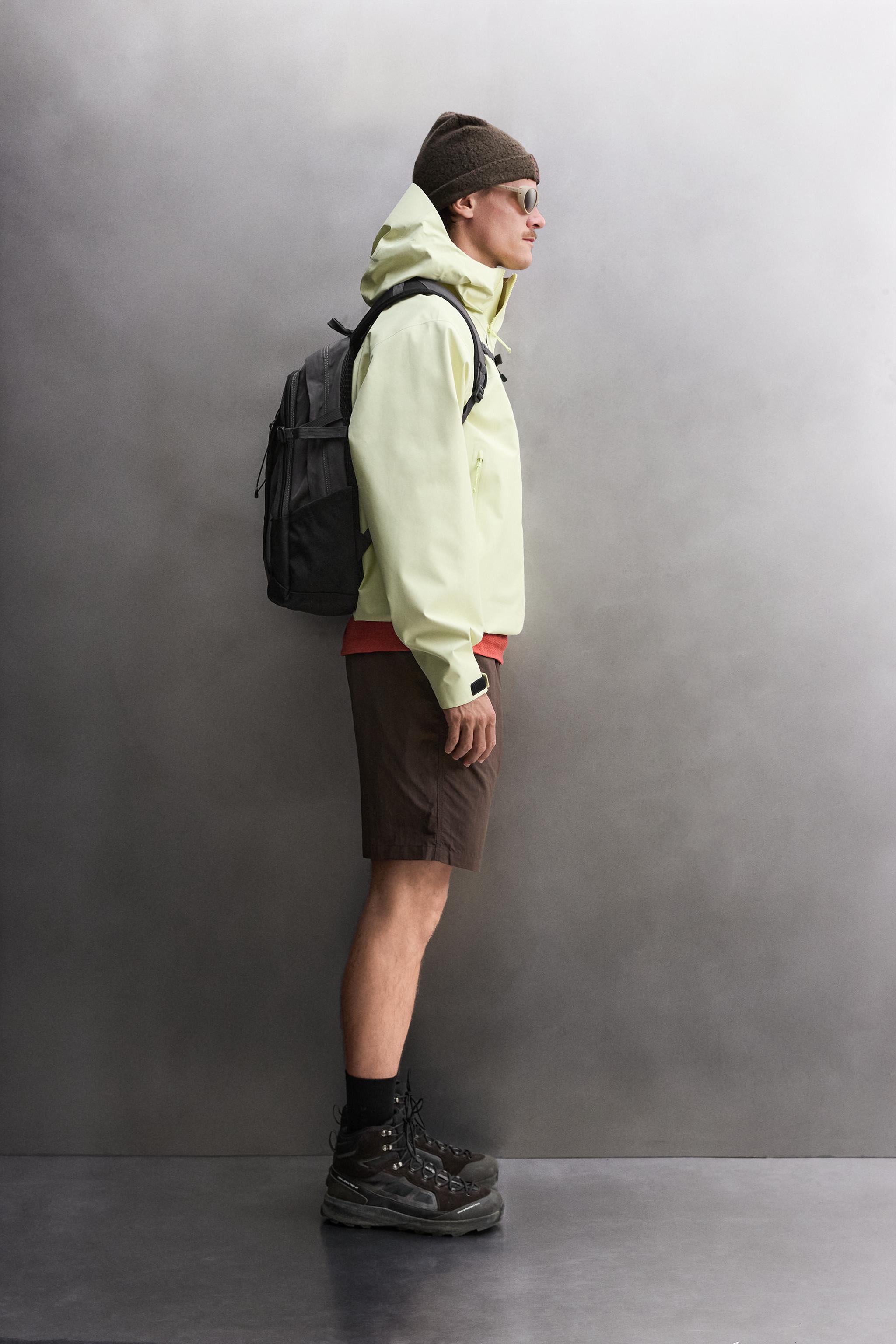 VESTE TECHNIQUE IMPERMÉABLE