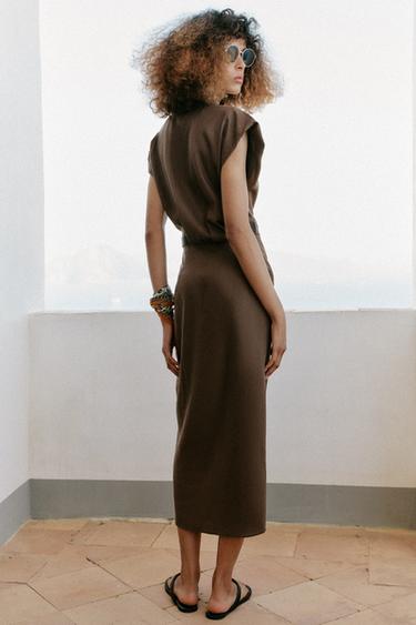 ROBE MI-LONGUE EN LIN AVEC CEINTURE - Marron / Taupe de Zara - Image 4
