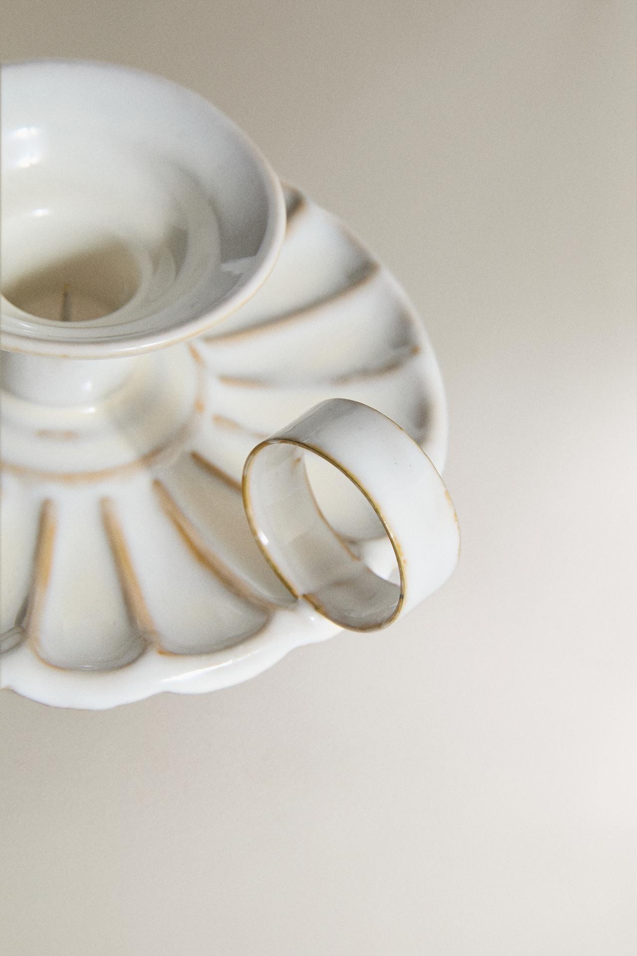 WAVY IRON CANDLESTICK — White