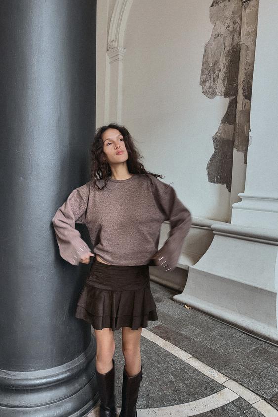 SOFT STUD SWEATSHIRT