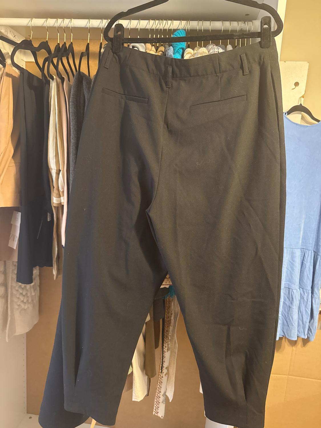 BLACK PANTS WITH PLEATED CUFF ON THE BOTTOM - Image 4