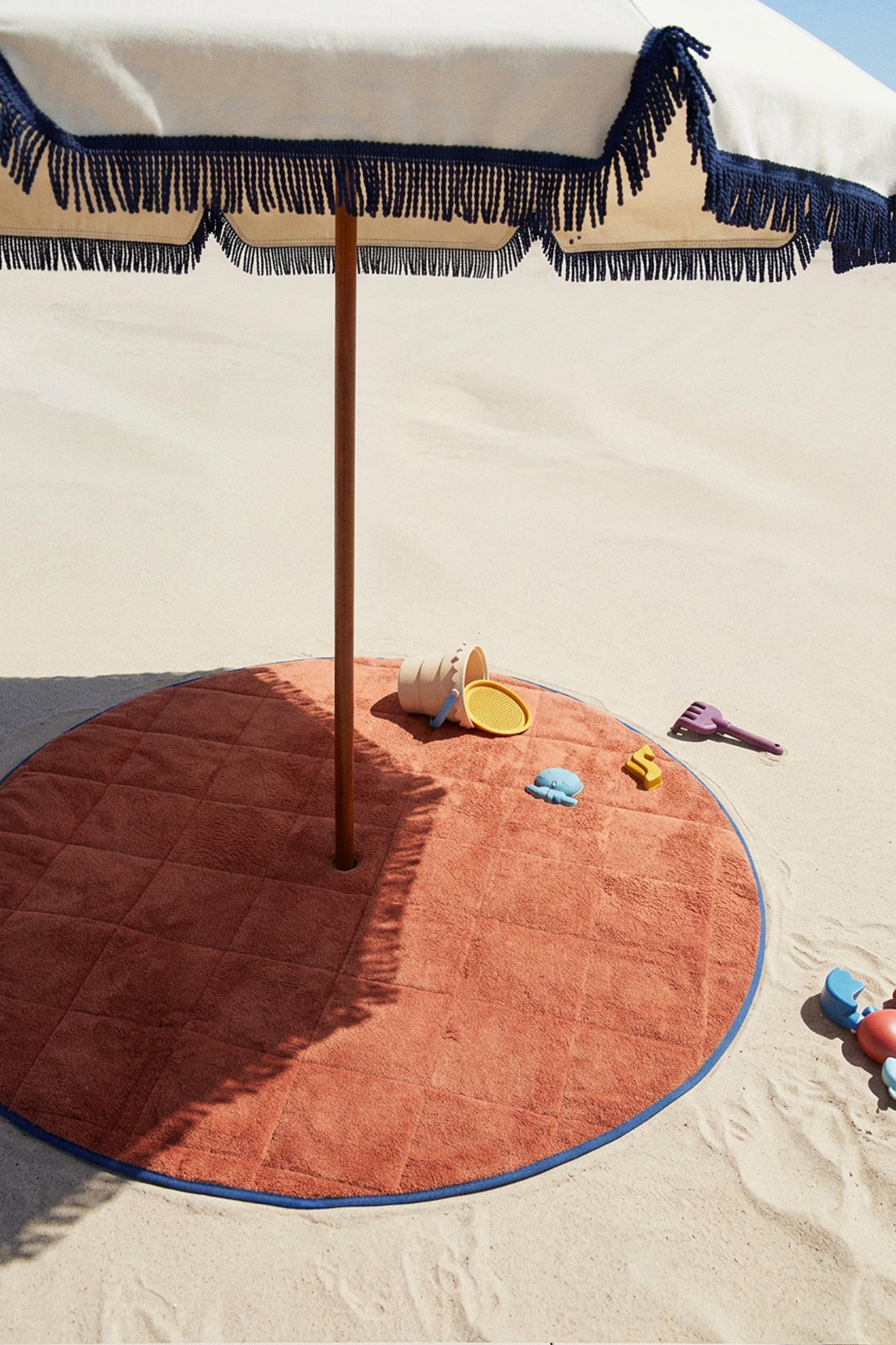 BASE PARASOL PLAGE SERVIETTE