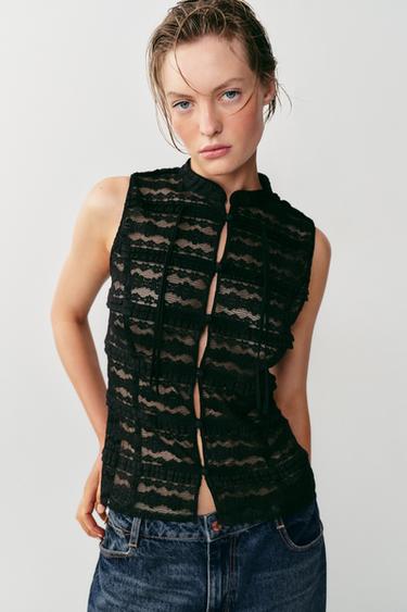 TOP ENCAJE ALAMARES - Negro de Zara