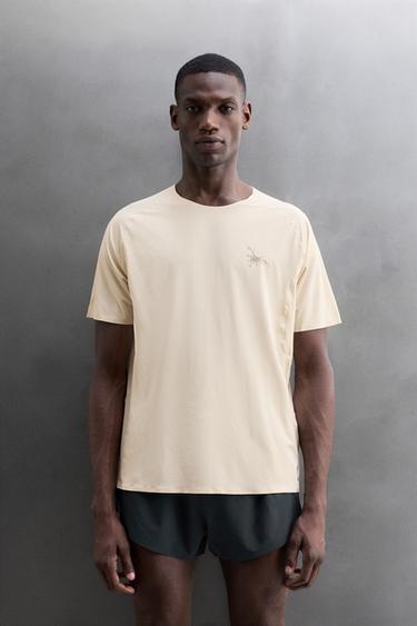 TEXTURED TECHNICAL T-SHIRT — Ecru 2