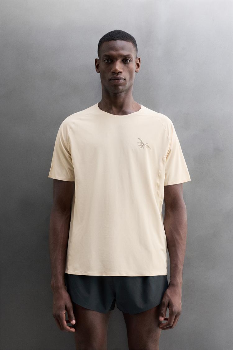 TEXTURED TECHNICAL T-SHIRT