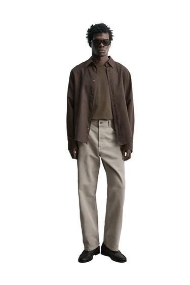 قميص REGULAR FIT كتان - قطن - بني الخاص بـ Zara