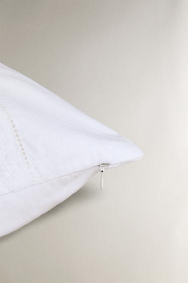 HOUSSE DE COUSSIN BRODERIES - Blanc cassé de Zara - Image 4