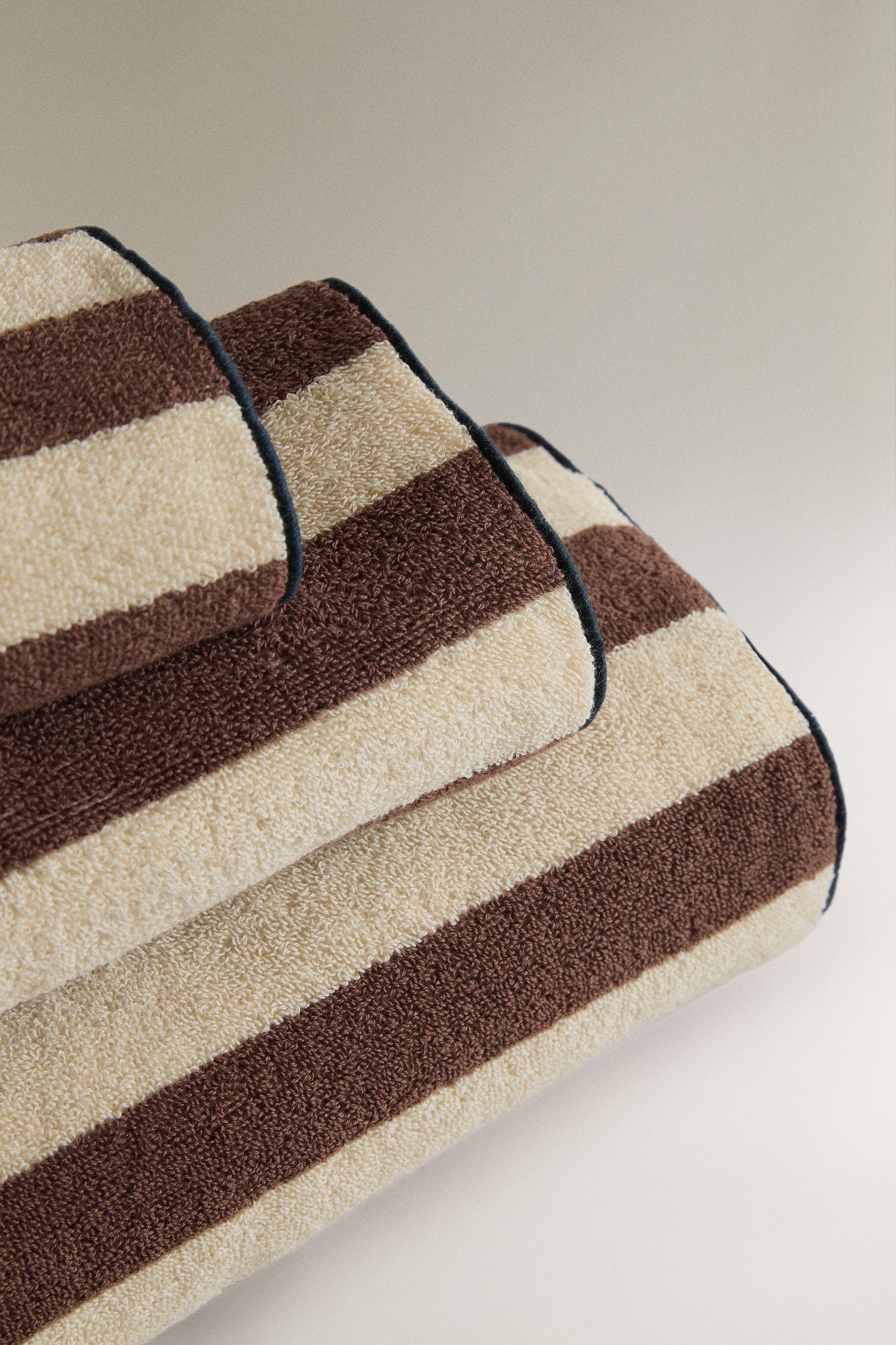 COTTON OVERLOCK STRIPED BATH TOWEL — Pale pink