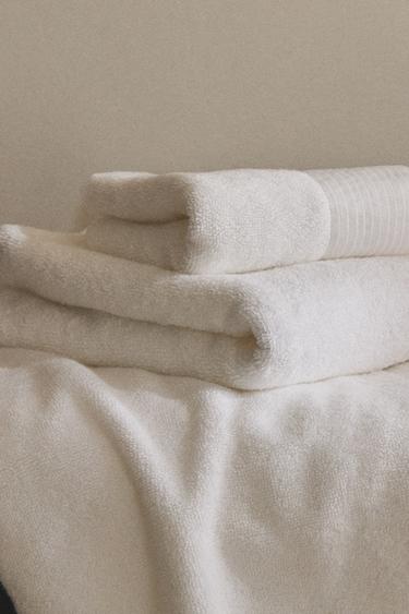 TOALLA BAÑO BANDA APLICADA - Blanco de Zara