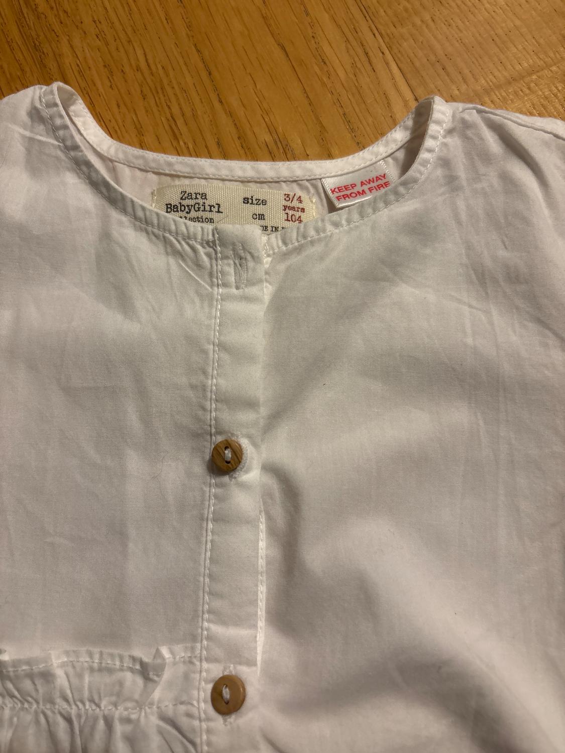 COTTON SHIRT WITH FRONT FRILLS DETAILS AND CONTRASTING BUTTONS - Image 2
