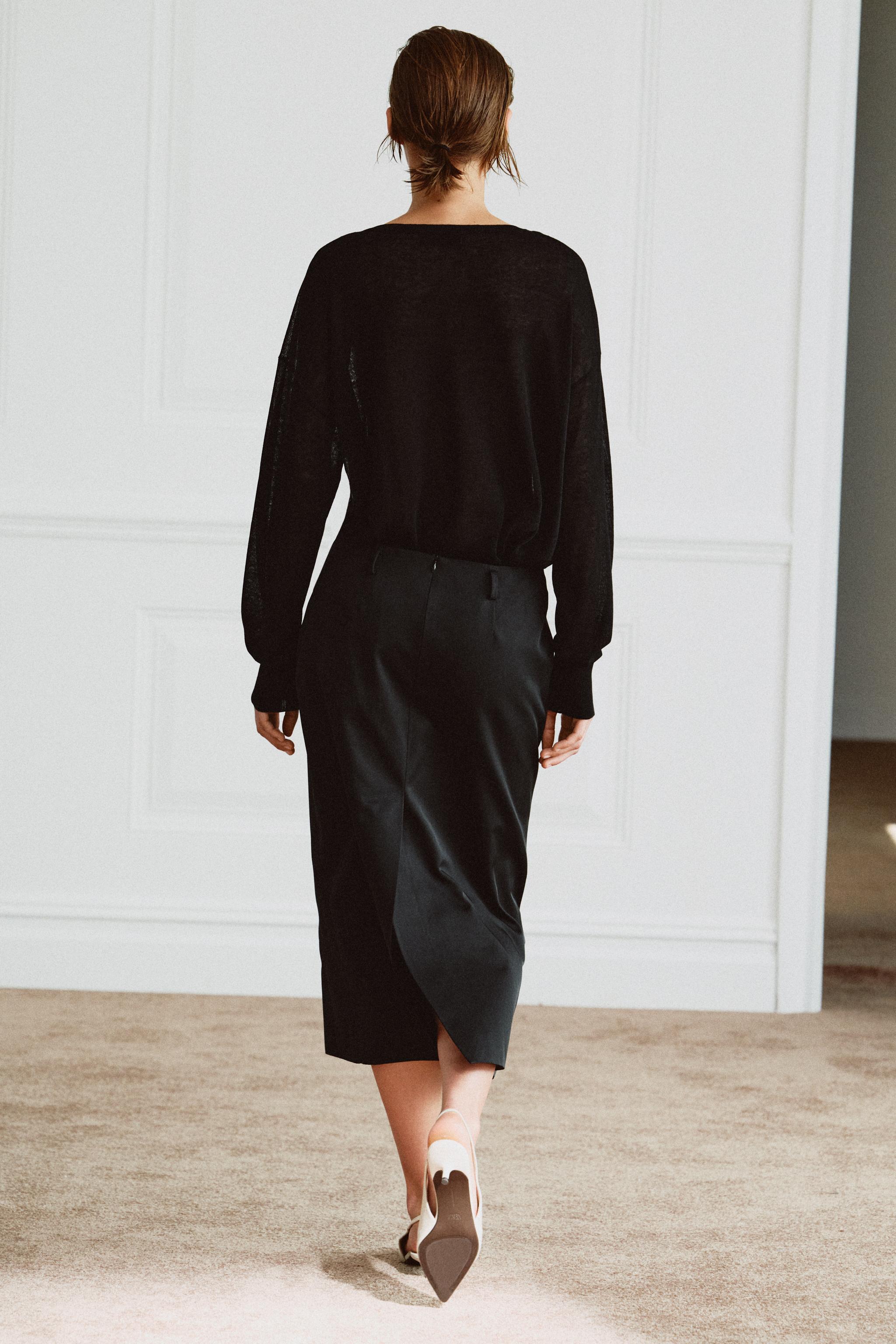 PULL EN MAILLE FINE COL V