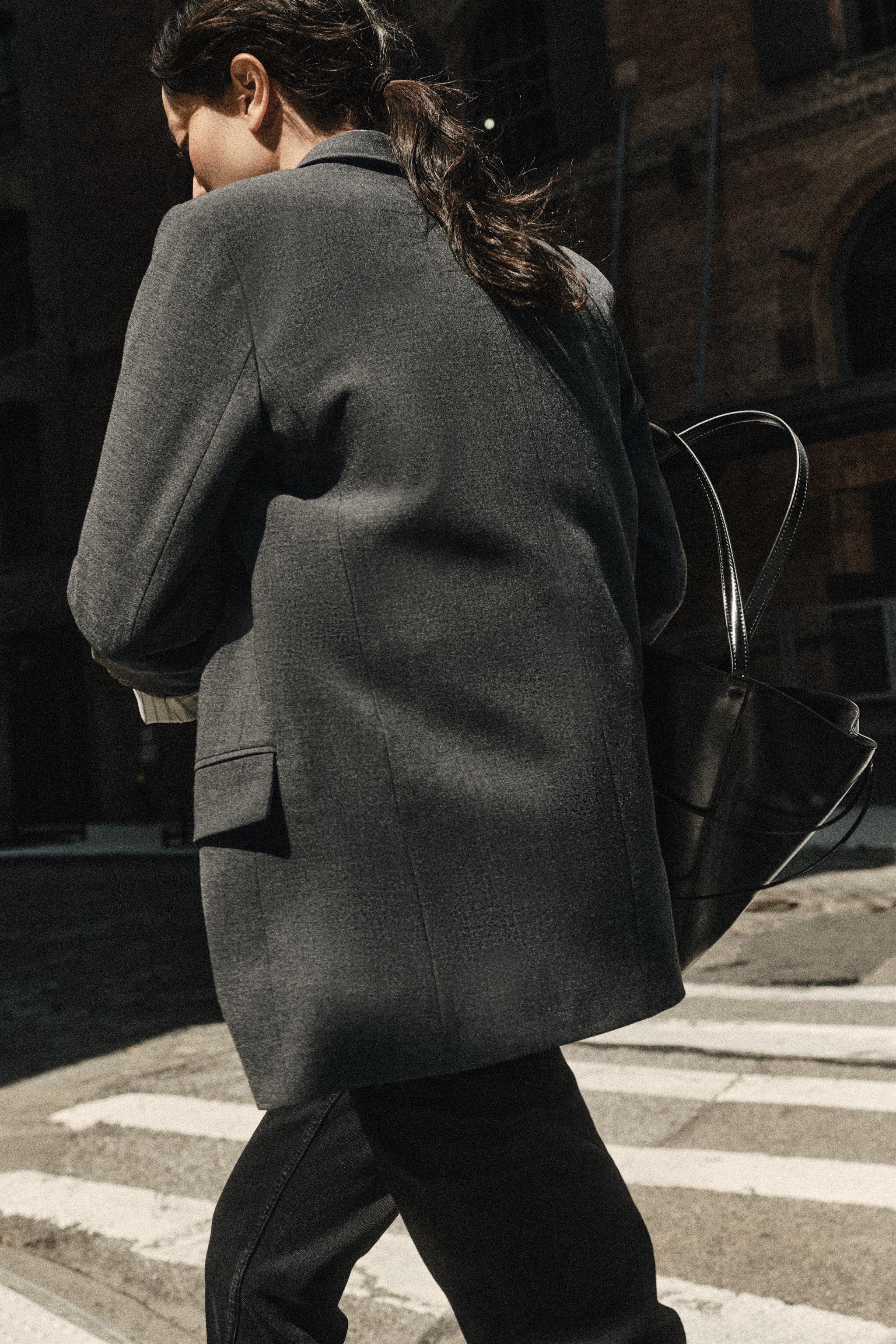 Zara VATKALI VE DESENLİ MANŞETLİ BLAZER görsel 3