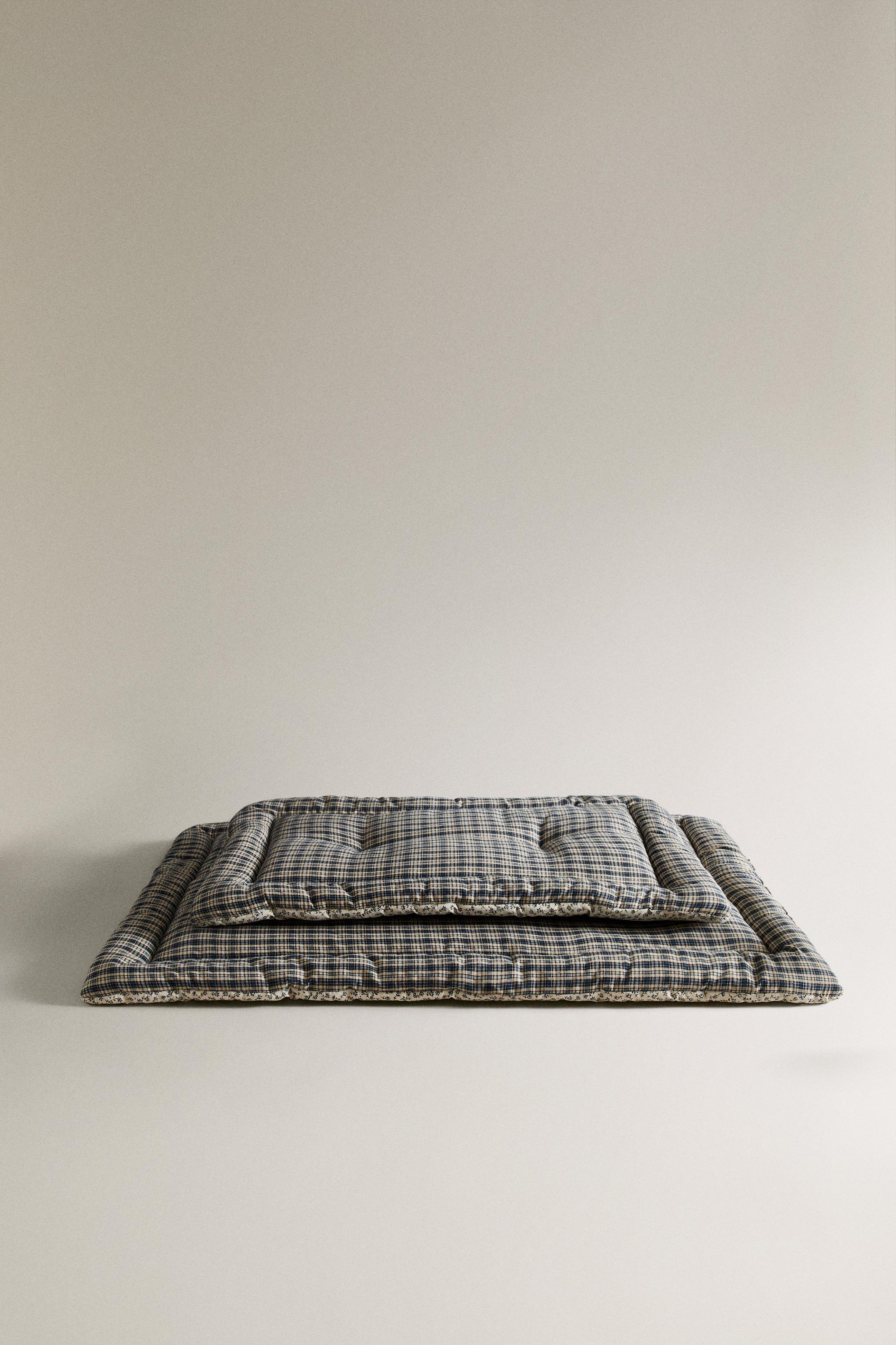 SURMATELAS CARREAUX ET FLEURS ANIMAUX DE COMPAGNIE