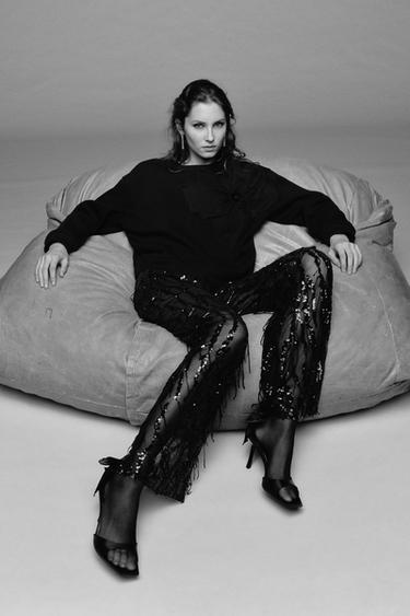 ORGANZA FLOWER SWEATSHIRT - Black by Zara