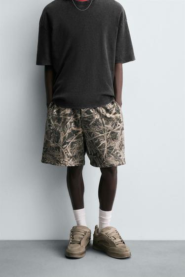 ABSTRACT PRINT BERMUDA SHORTS - Light khaki by Zara - Image 1
