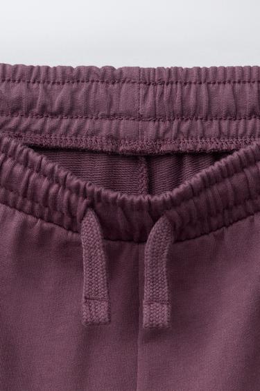 ENSEMBLE JOGGING T-SHIRT ET BERMUDA À INSCRIPTION - mauve cassé de Zara - Image 6
