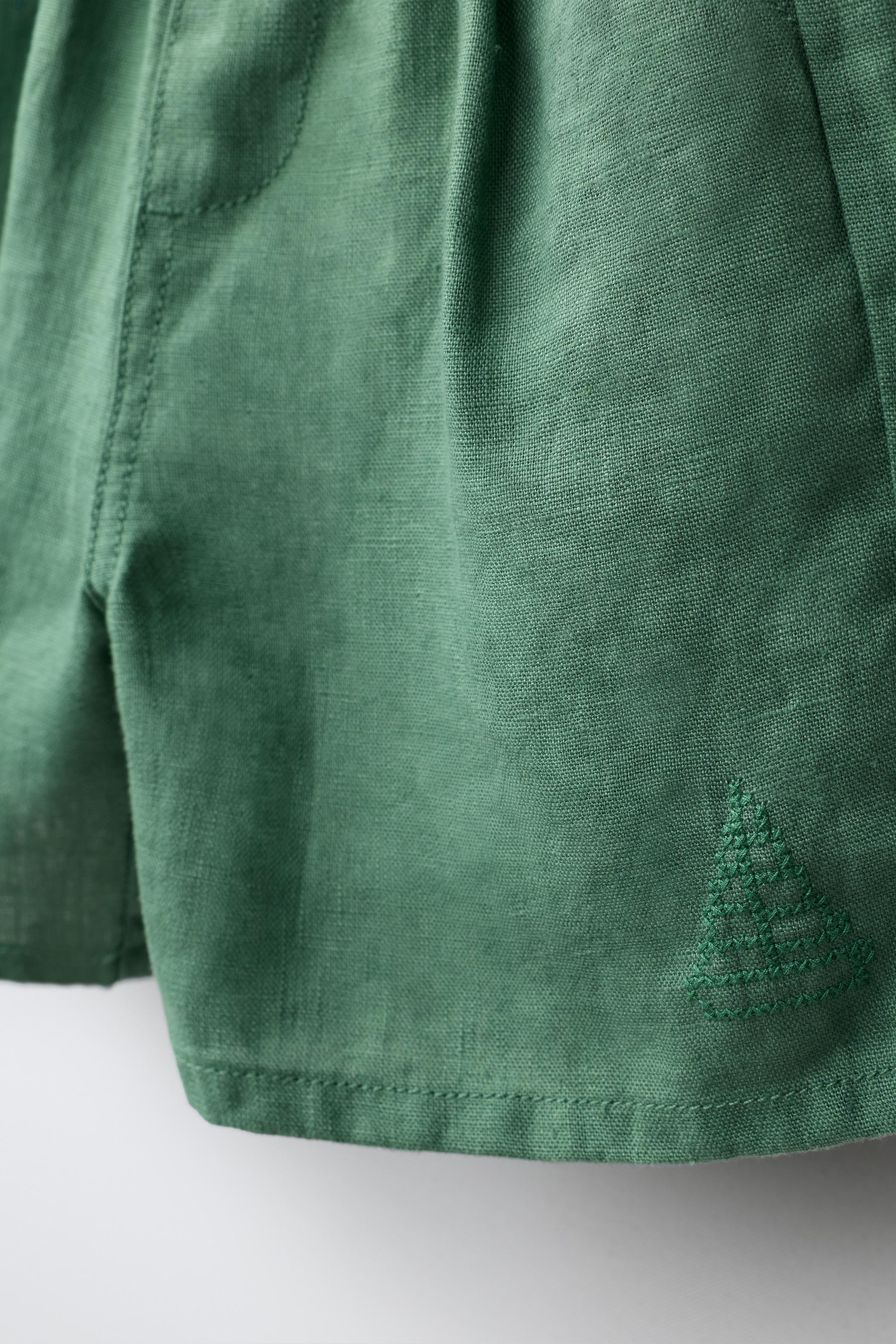 EMBROIDERED 100% LINEN SHORTS