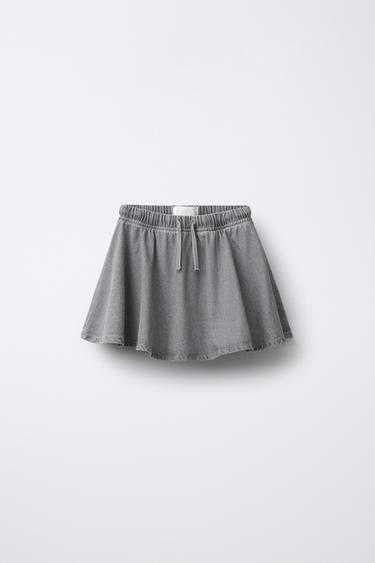 FALDA BERMUDA SKATER - Gris de Zara