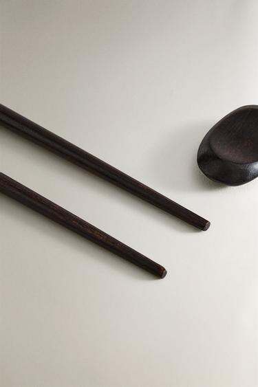 LOT DE PIQUES ET SUPPORT BOIS - Marron foncé de Zara - Image 4