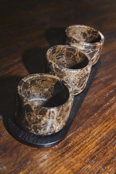 SET BANDEJA Y BOLES MÁRMOL - Marrón de Zara