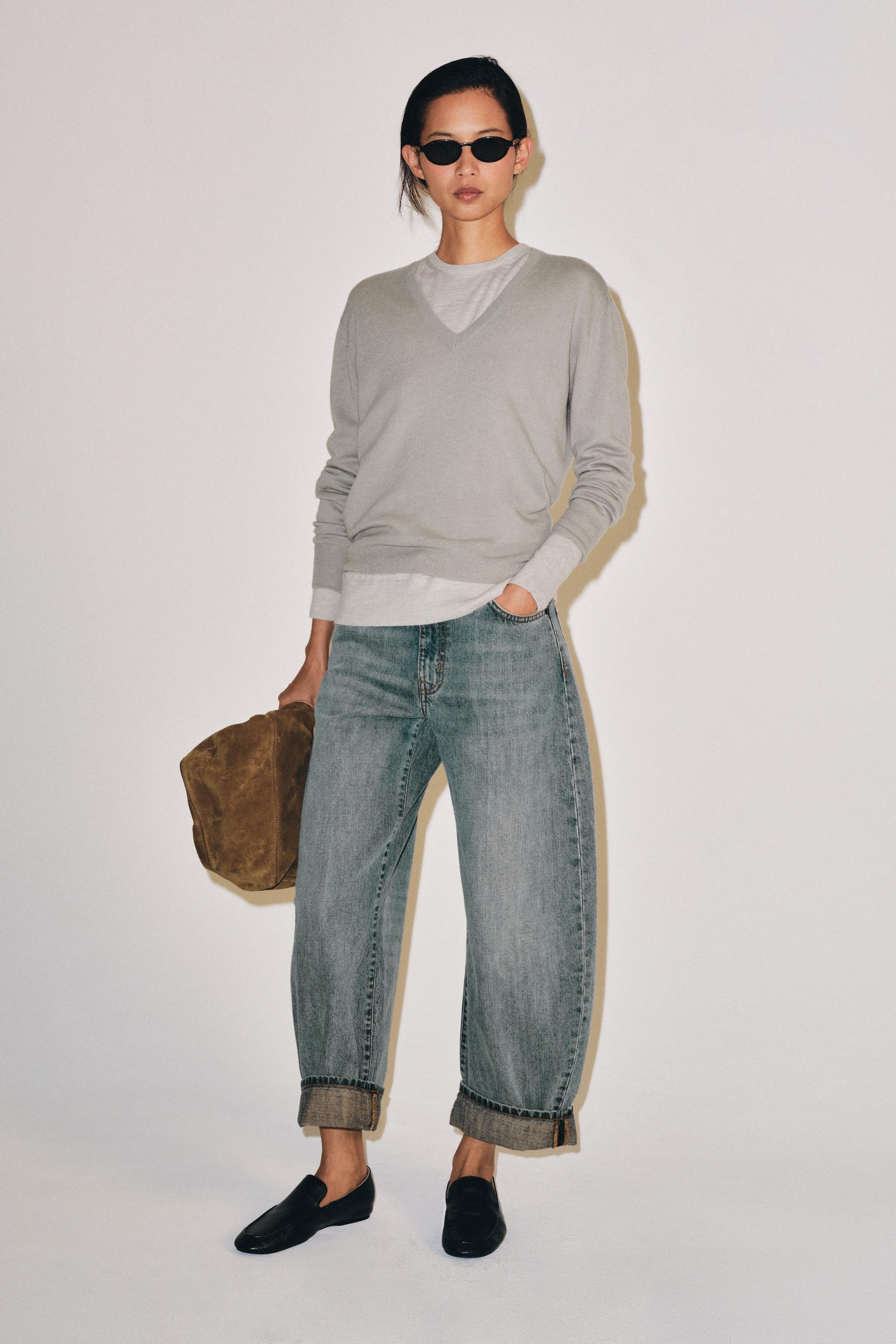 EXTRA SOFT 100% WOOL V-NECK SWEATER — Blue gray