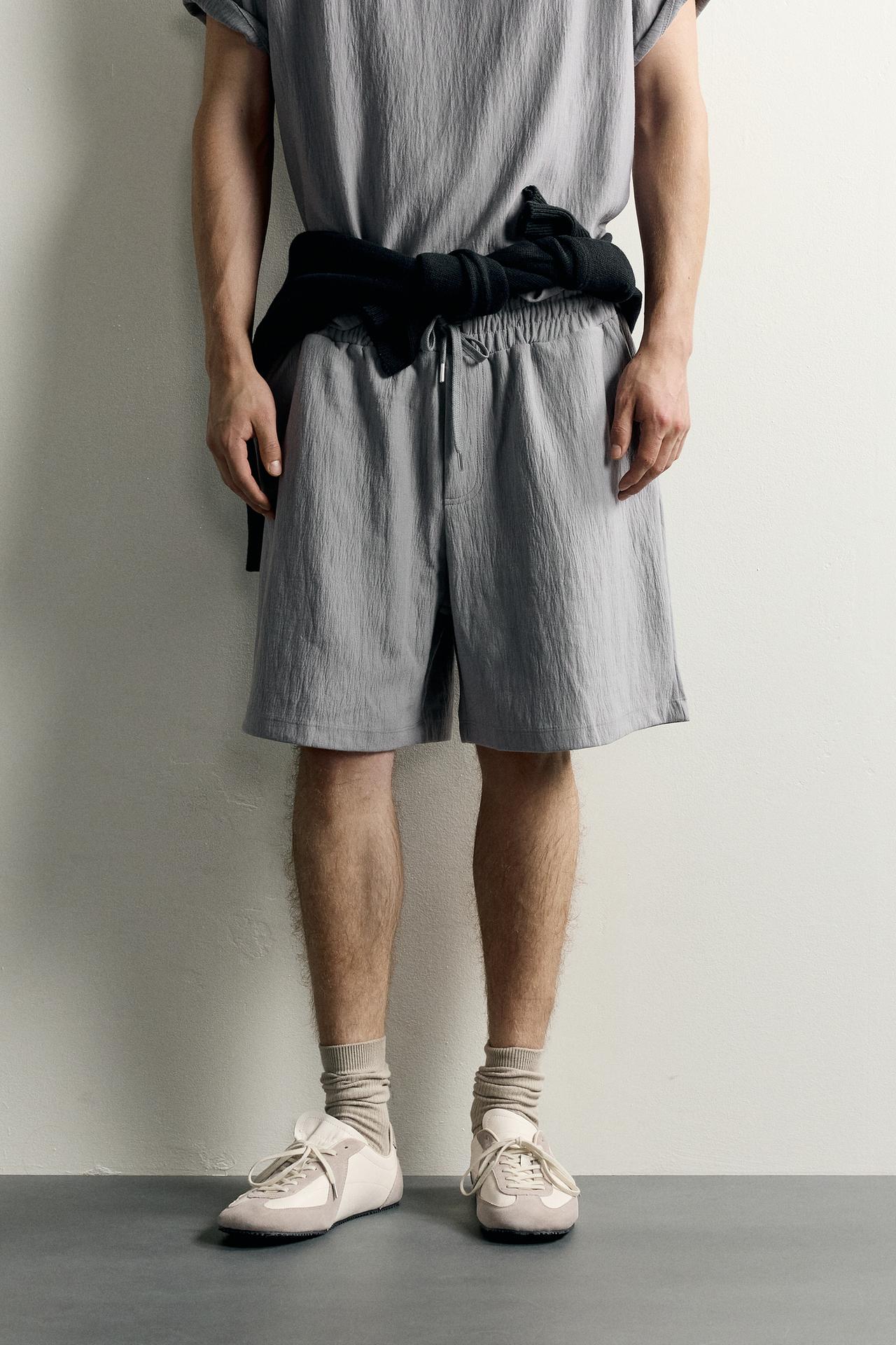 TEXTURED JOGGER SHORTS — Gray