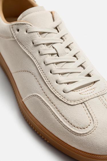 BASKETS EN CUIR À SEMELLE CONTRASTÉE - Blanc ivoire de Zara - Image 2